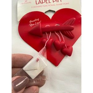 Vintage Hallmark VALENTINE Lapel Pin BE MINE NOS Hanging Hearts Envelope Cute